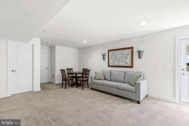 Building Photo - 397 Pear Blossom Rd
