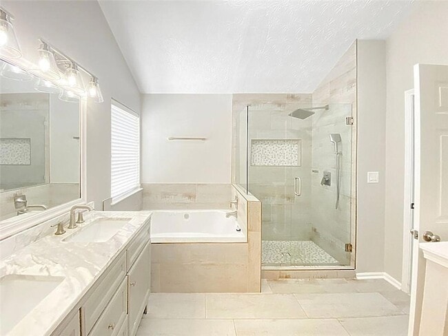 Building Photo - 1232 Gates Cir SE