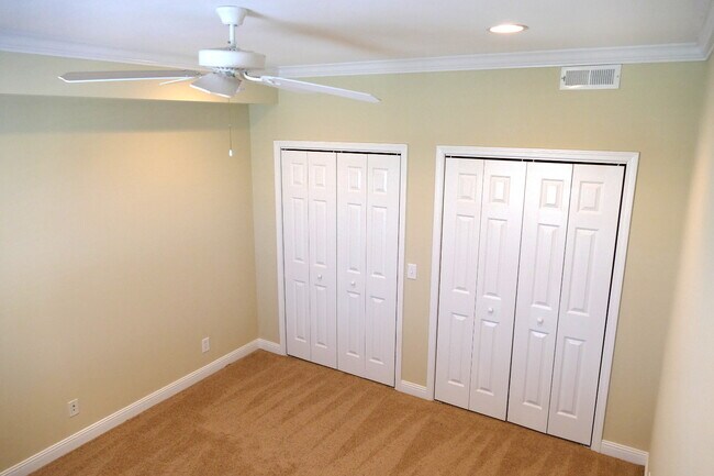 Building Photo - 104 Mahler Ave