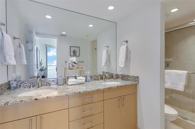 Building Photo - 3000 N Ocean Dr
