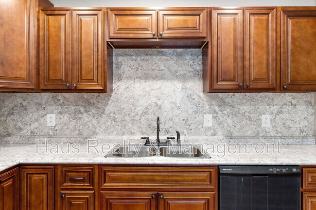 Building Photo - 1709 Evans Rd