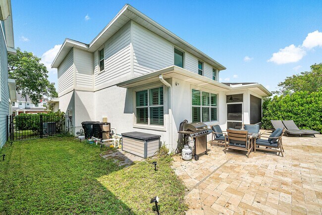 Building Photo - 924 Deer Hvn Dr