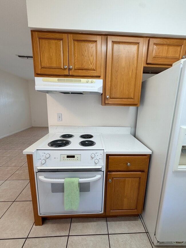 Building Photo - 912 La Salle Ave