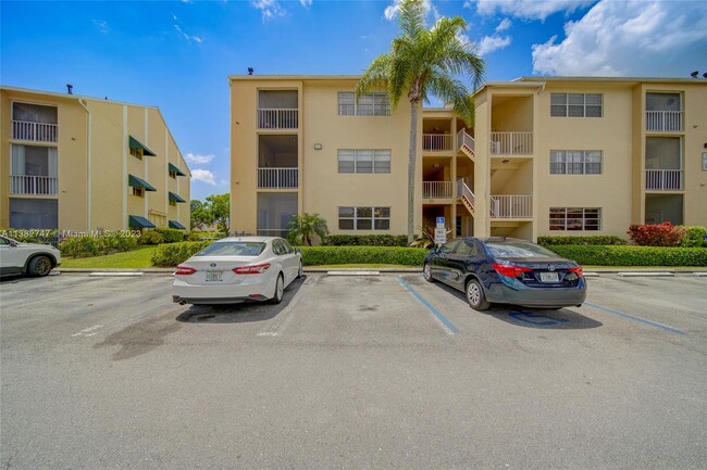 Building Photo - 15285 SW 107th Ln