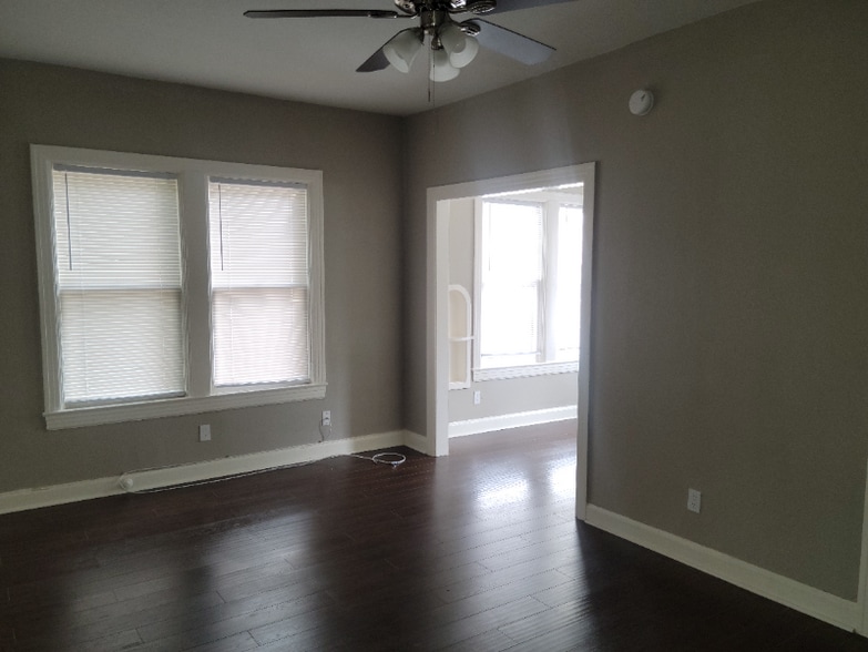 Building Photo - 209 E Rosewood Ave