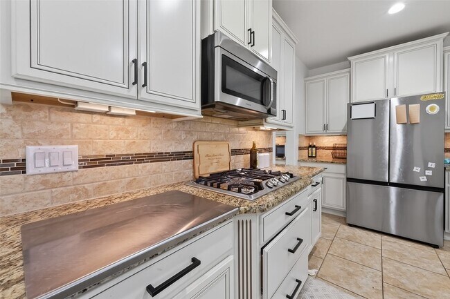 Building Photo - 6515 Sterling Shores Ln