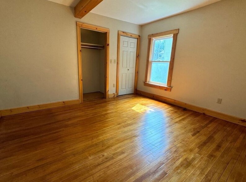 Building Photo - 78 Elm St