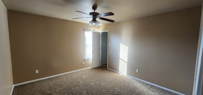 Building Photo - Spacious 2-Bedroom Home on Corner Lot – Mo...