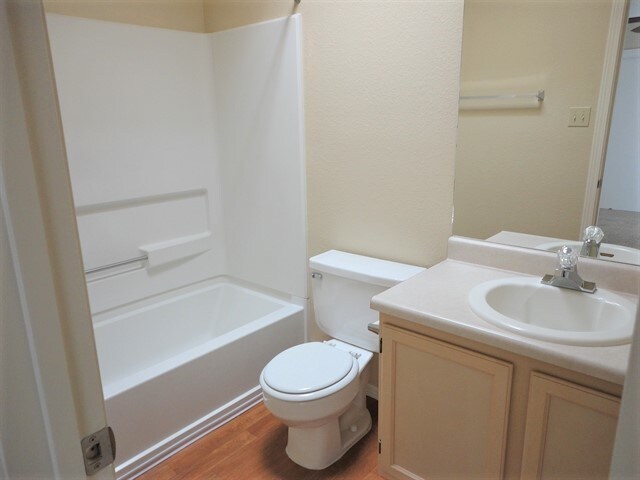 Building Photo - 4981 Butte Pl NW