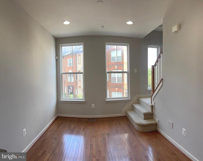 Building Photo - 1415 Trafalgar Ln