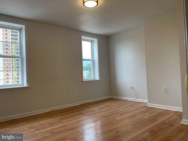 Building Photo - 2427 N 10th St