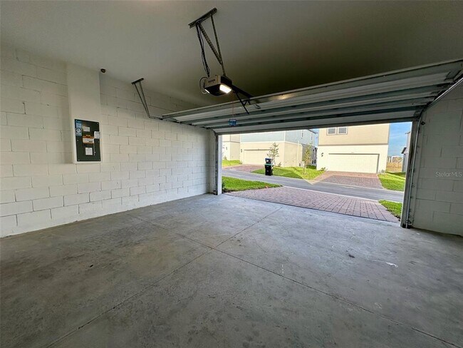 Building Photo - 4869 Lacewing Dr