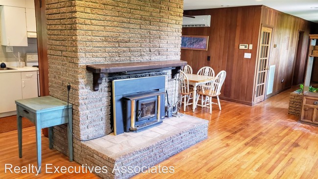 Building Photo - 3 br, 2 bath House - 3421 Maloney Road