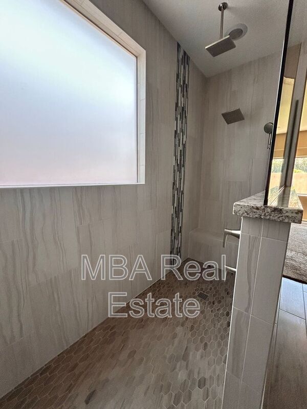 Building Photo - 1407 E Gary Way