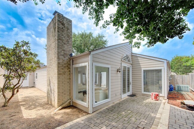 Building Photo - 14214 Woodnook Dr