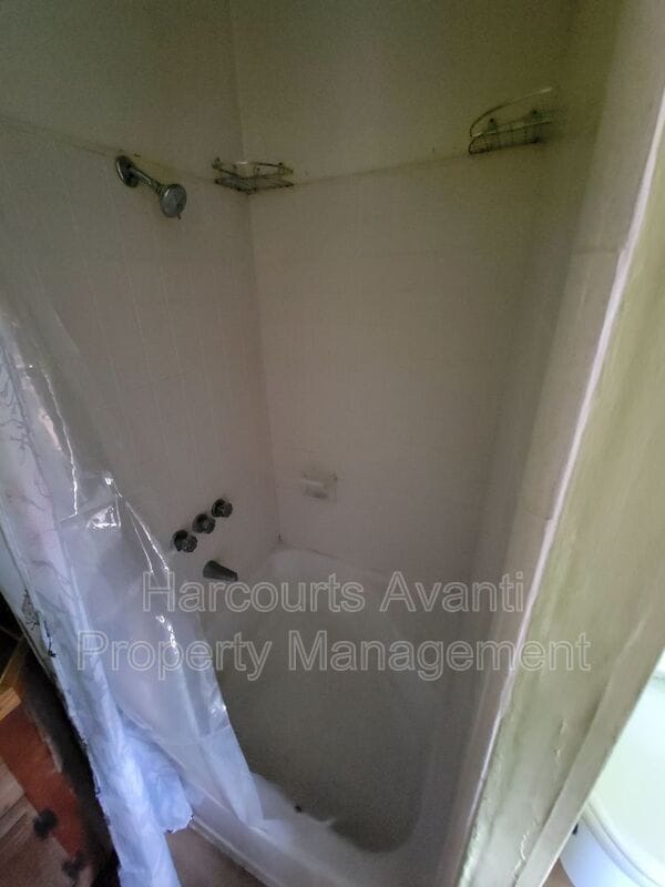 Building Photo - 1701 Old Mammoth Rd