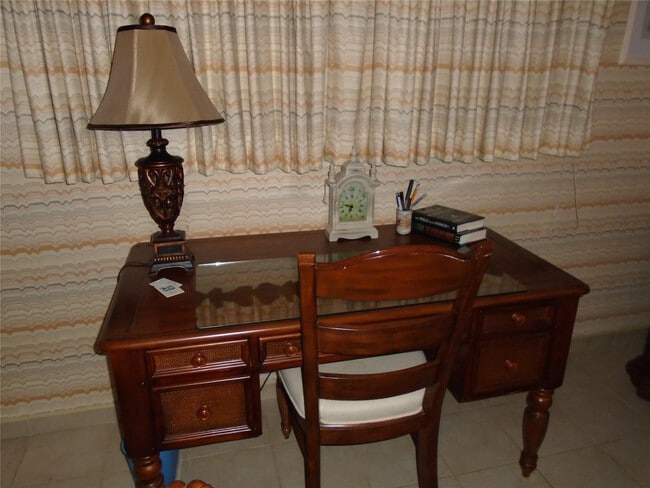 Building Photo - 3165 NE 48th Ct