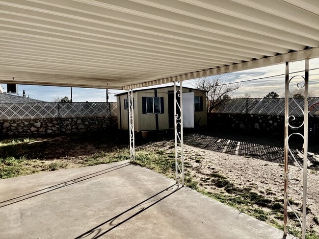 Building Photo - 112 De Leon Dr