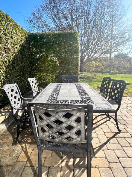 Building Photo - 8 Chartier Cir