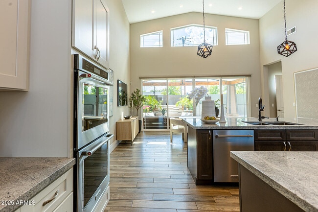 Building Photo - 3801 E Glenrosa Ave