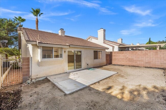 Building Photo - 9736 Double Rock Dr