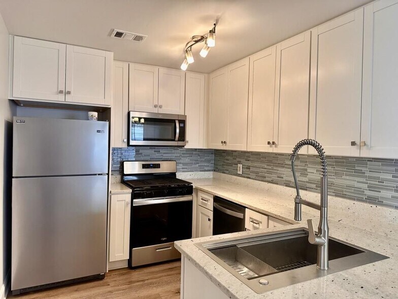 Building Photo - 2651 St Charles Ln NW