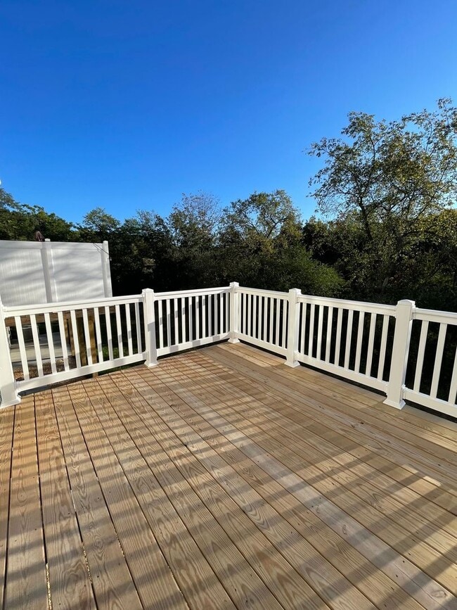 Building Photo - Townhouse for Rent in Crescent Ridge Subdivision