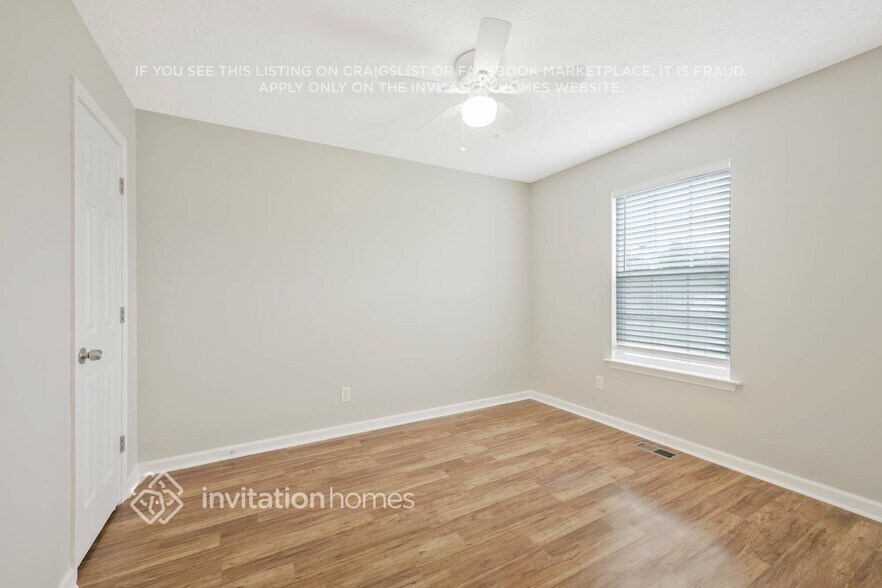 Building Photo - 325 Royal Garden Dr