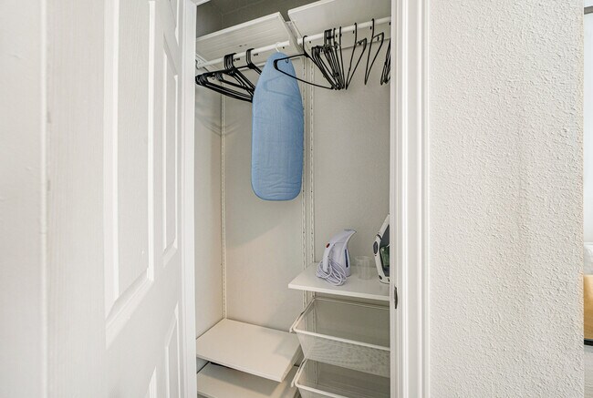 Building Photo - 832 26th St