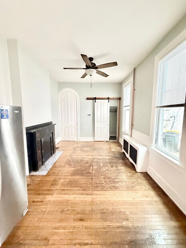 Building Photo - 205 E King St