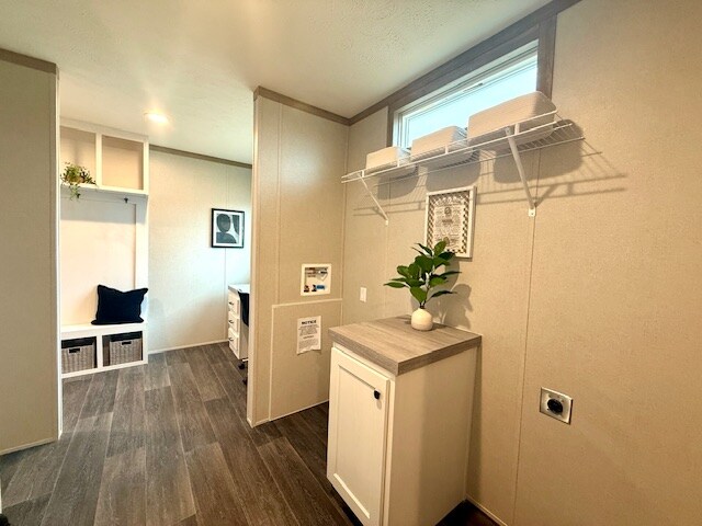 Building Photo - 15919 Flores Curv