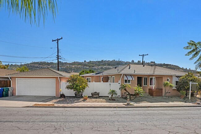 Building Photo - Beautiful 3BR Home with Solar, A/C, and Spacious Yard in San Diego