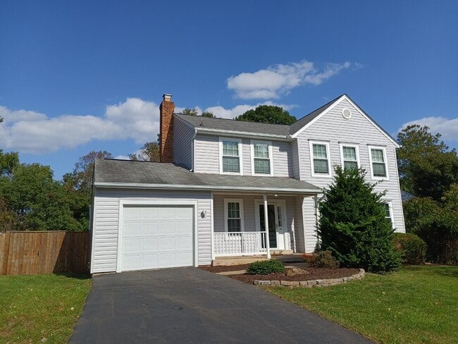 Building Photo - This charming 1,732-square-foot single-family home offers 3 bedrooms and 3 bathrooms, featuring a...
