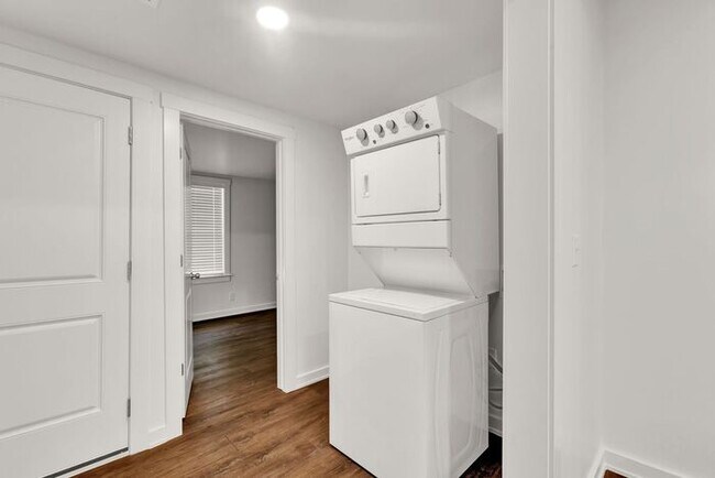 Building Photo - Stunning 3-Bedroom Home with Modern Upgrades in Tulsa