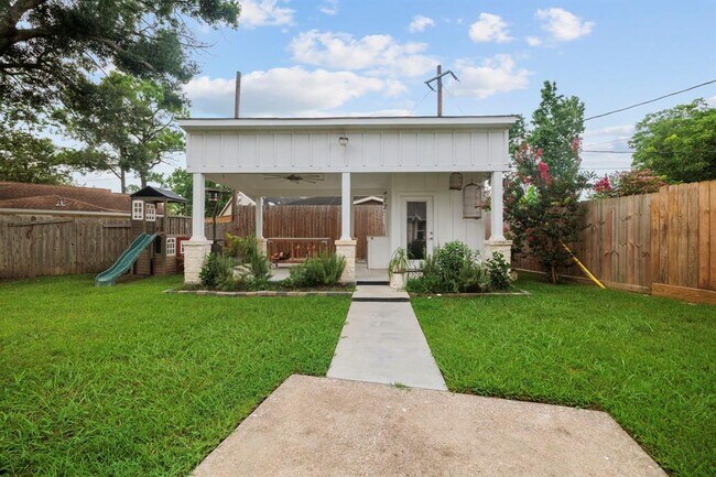 Building Photo - 11215 Sageway Dr