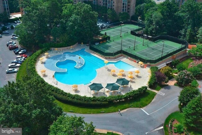 Building Photo - 5903 Mt Eagle Dr