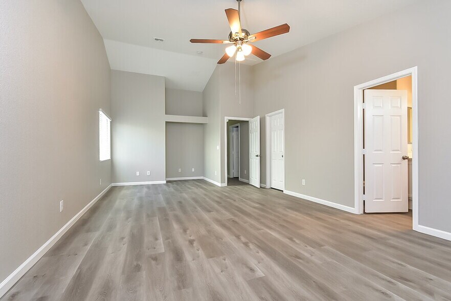 Building Photo - 621 W Bright Lights Ave