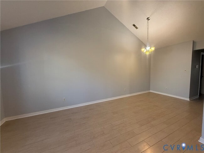 Building Photo - 4912 Lurgan Pl