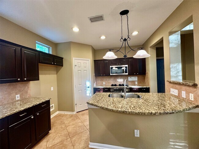 Building Photo - 3 W Greenhill Terrace Pl