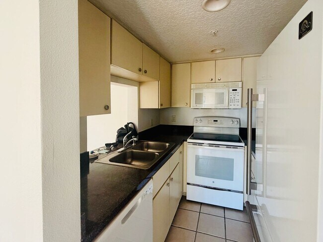 Building Photo - First Floor 2BR/2BA Condo in Pine Ridge Club, Sanford