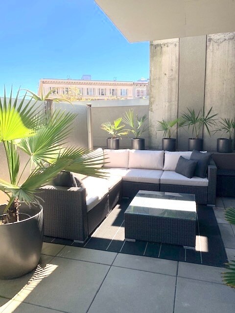 Building Photo - 55 Page St