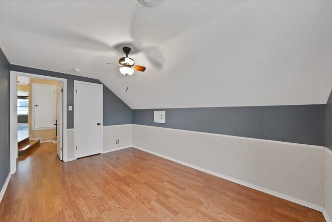 Building Photo - 526 Waggoner Dr