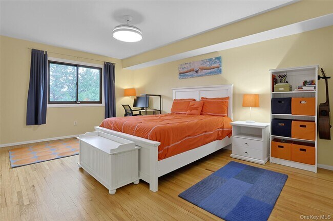 Building Photo - 135 W Nyack Rd