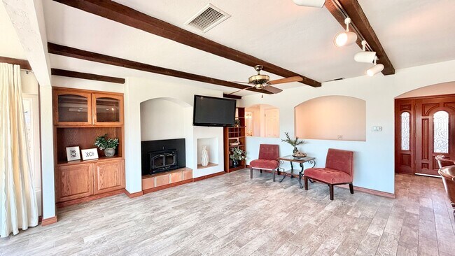 Building Photo - Beautiful Custom Single-Story Home on Gated Country Property with Spectacular Views & Pool!
