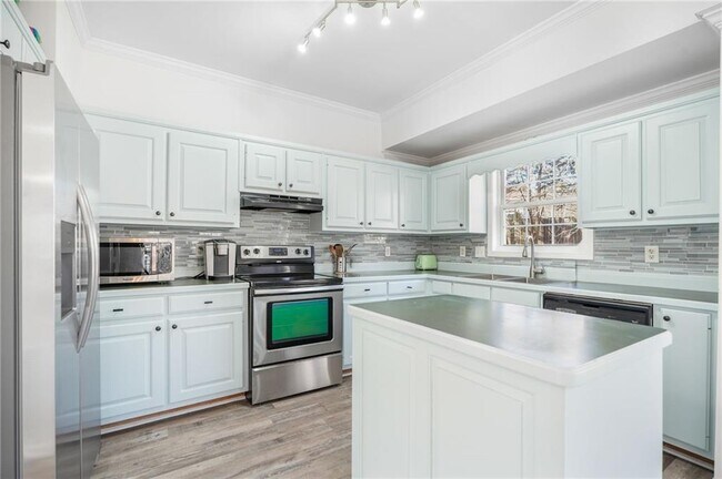 Building Photo - 812 Pinder Point Ct