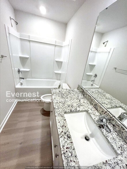 Building Photo - 2106 Willow Gln Dr