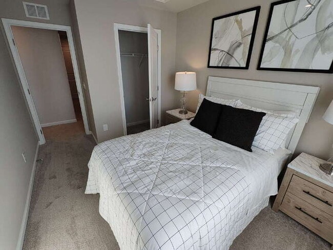 Building Photo - 104 Filly Ln