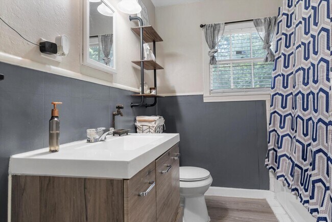 Building Photo - 3241 Edmond Ave