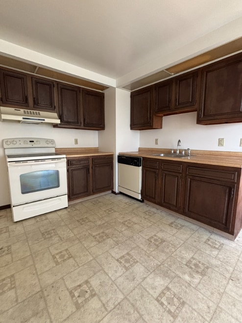 Building Photo - 21-25 Barton Ct