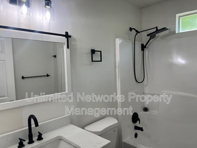Building Photo - 5895 Terremont Cir